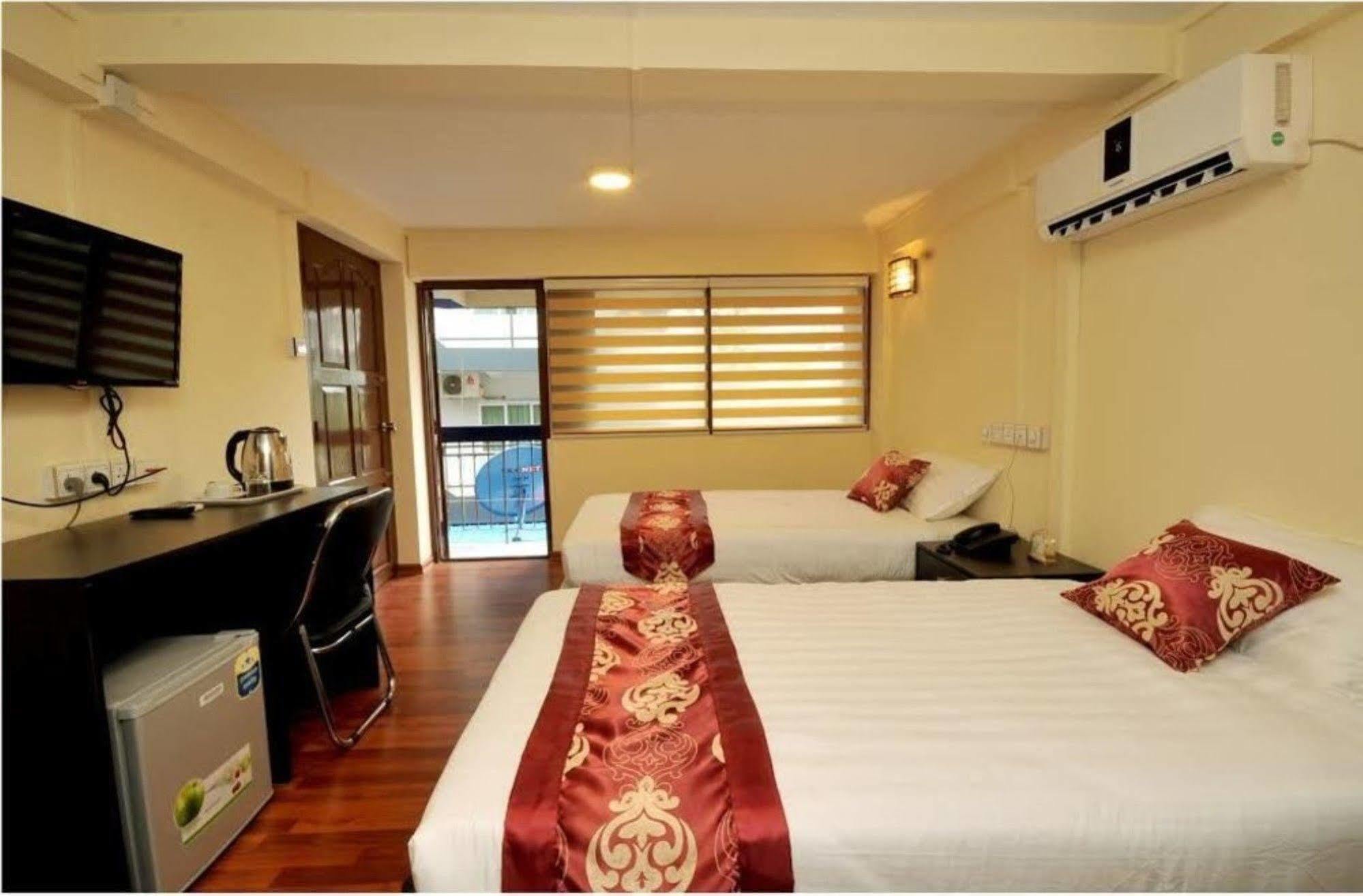 York Residence Rangoon Buitenkant foto