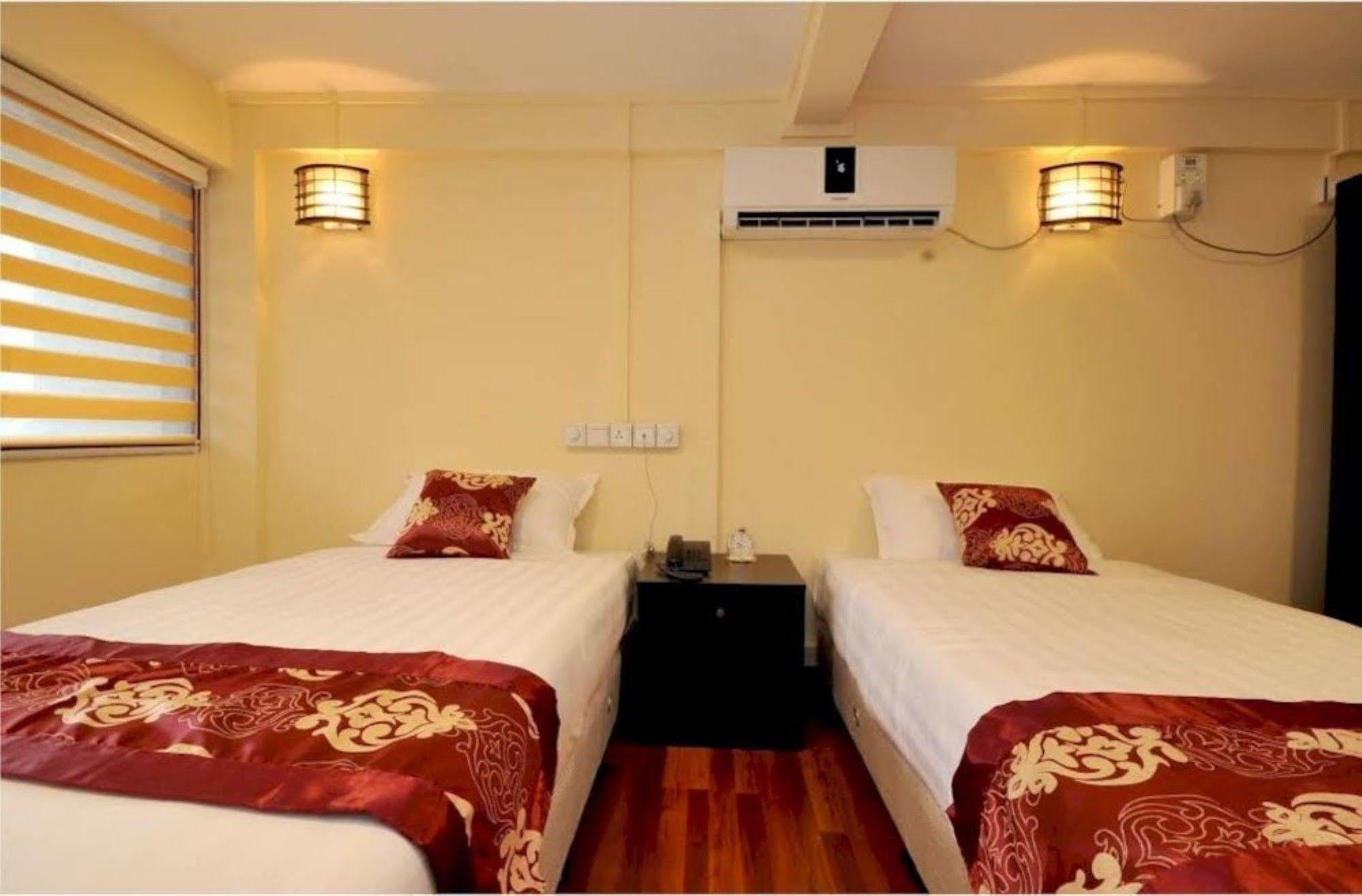 York Residence Rangoon Buitenkant foto